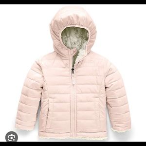 Girls North Face Reversible Mossbud Swirl Insulated Jacket. Light Pink Size 6T.
